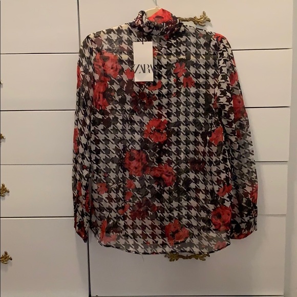 BNWT Button Down Blouse with Pussy Bow - Picture 5 of 6